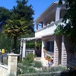 Daire Pampas Sveti Filip i Jakov